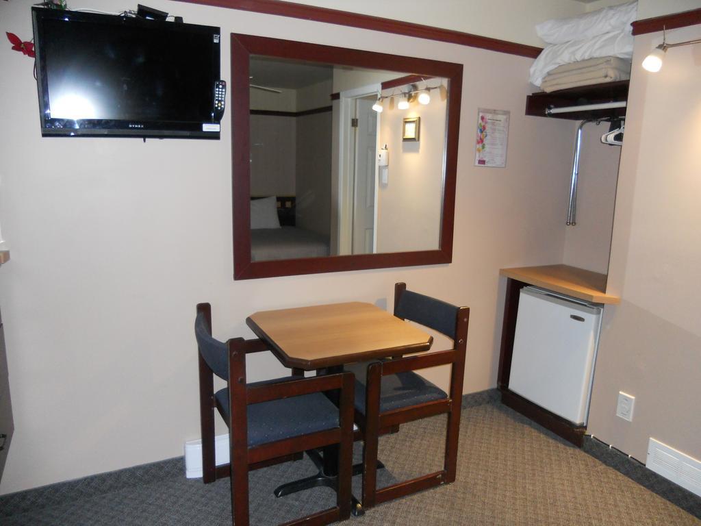 Motel Normandie Louiseville Стая снимка