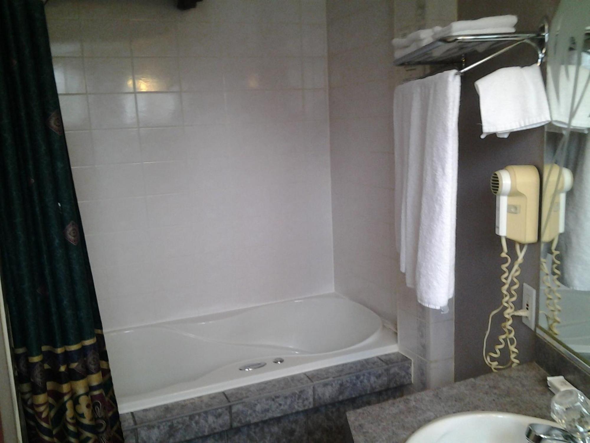 Motel Normandie Louiseville Стая снимка