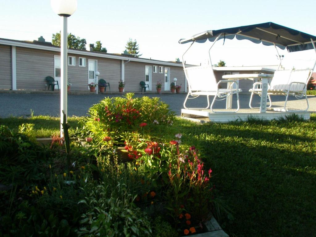 Motel Normandie Louiseville Екстериор снимка