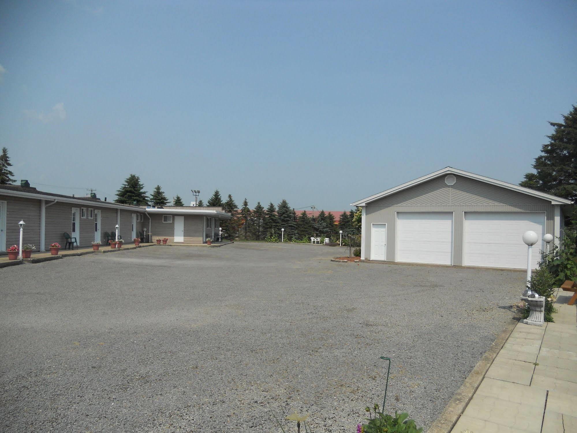 Motel Normandie Louiseville Екстериор снимка