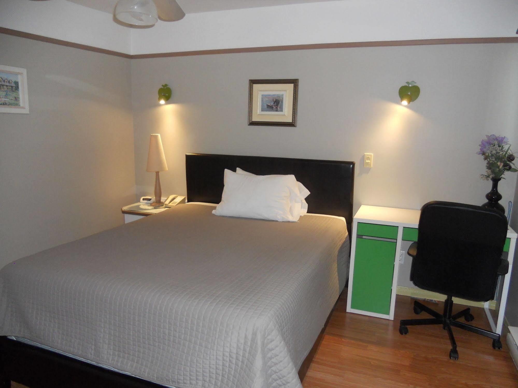 Motel Normandie Louiseville Екстериор снимка