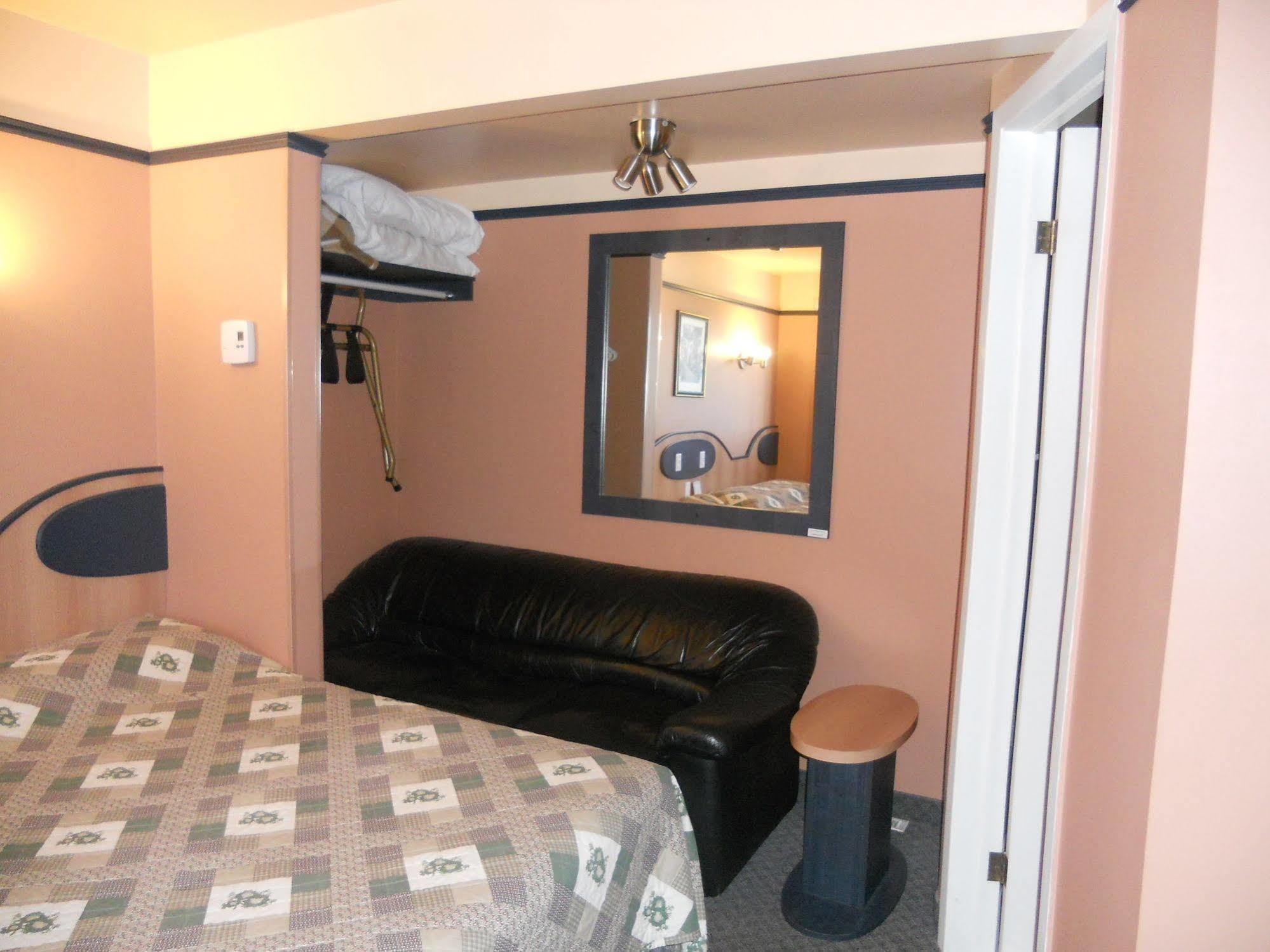 Motel Normandie Louiseville Екстериор снимка